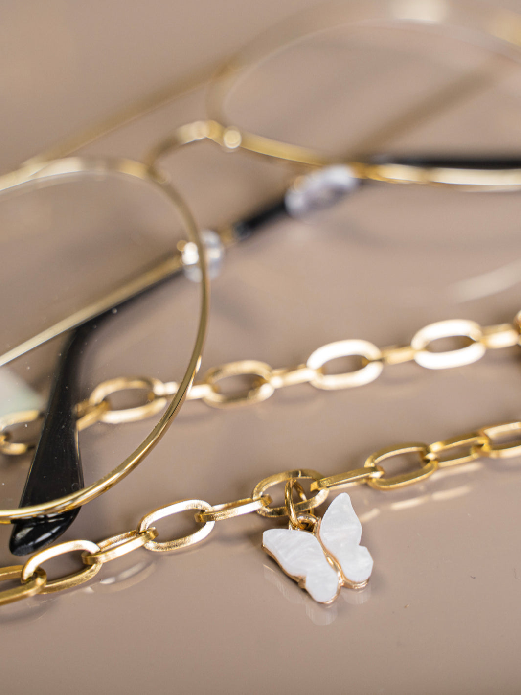 Lola | Sunglasses chain